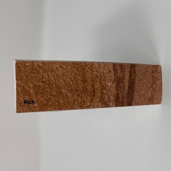 IT Cosmetics Celeb Foundation Illumination - RICH - Picture 9 of 10